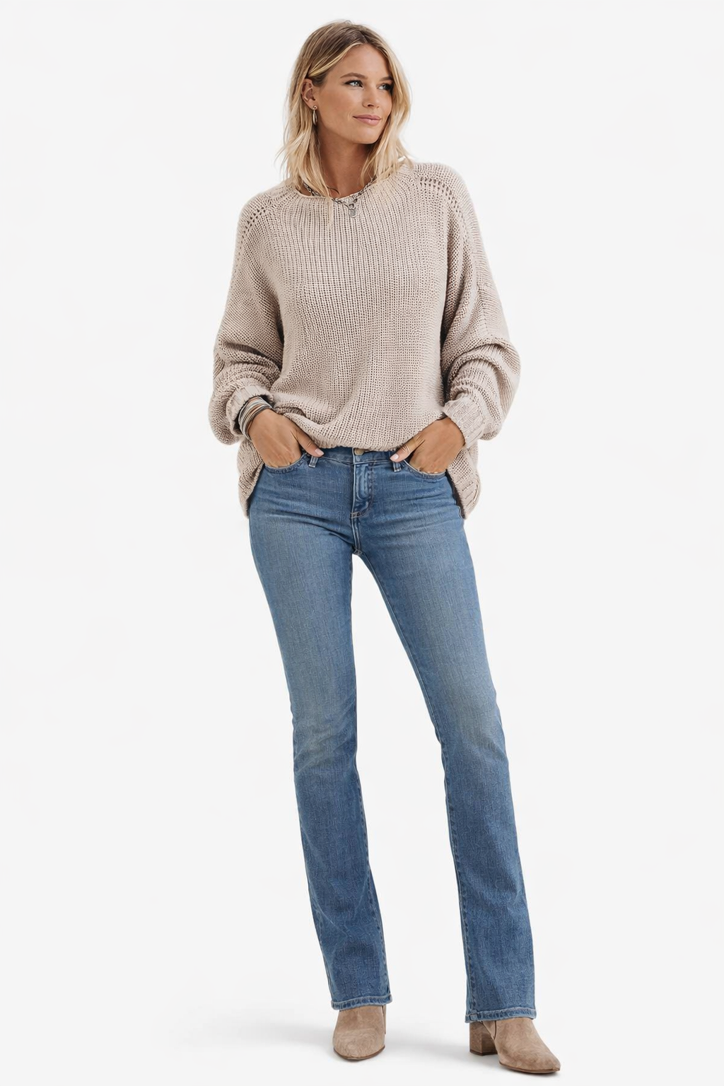 Oversized sweater with bootcut jeans outfit